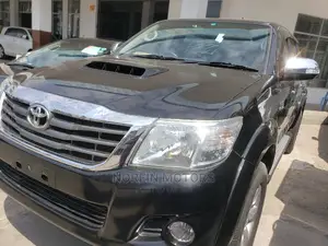 Toyota Hilux 2014 Black