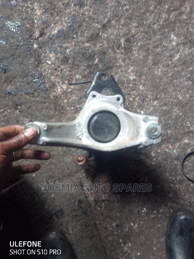 Honda , Engine Mounting - thumbnail 4