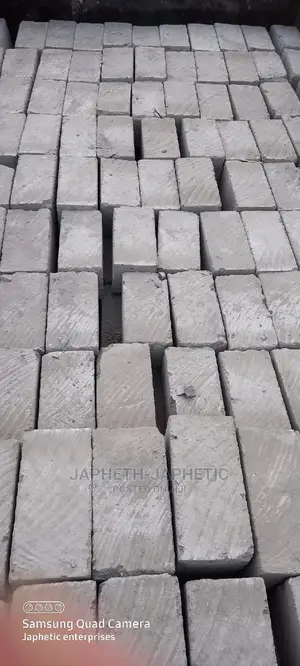 Machine Cut Stones(With Intacts Edges)