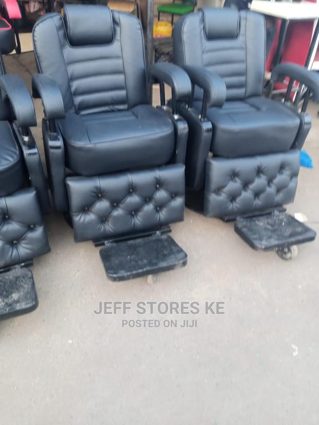 Classic Barber Chair - thumbnail 3