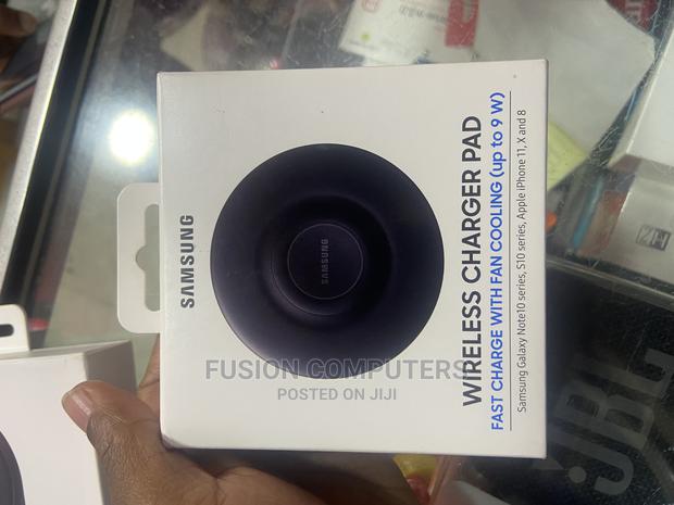 Samsung Wireless Charger Pad Fast Charge With Cooling 9W - main view