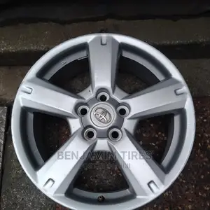 Original Rim Size 17 Inch for Rav 4.