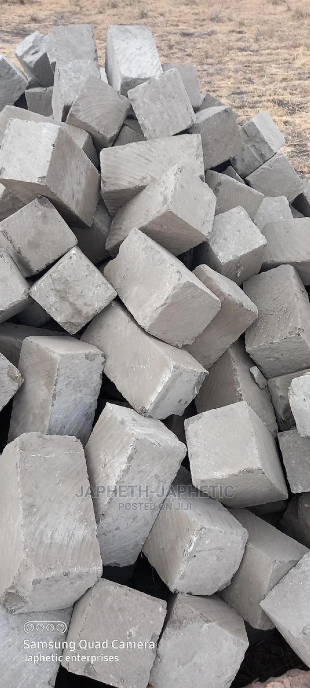 Quality Quality Machine Cut Stones - main view