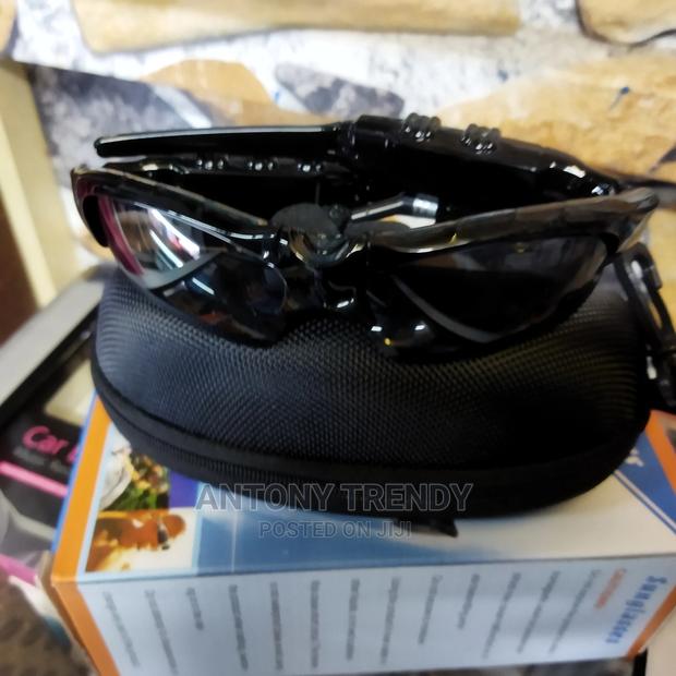 Bluetooth Sunglasses for Music and Hands Free Calls - main view