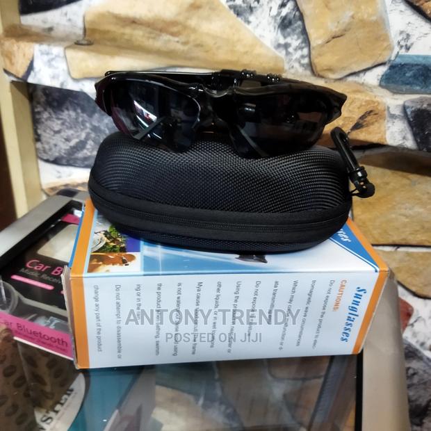 Bluetooth Sunglasses for Music and Hands Free Calls - thumbnail 3