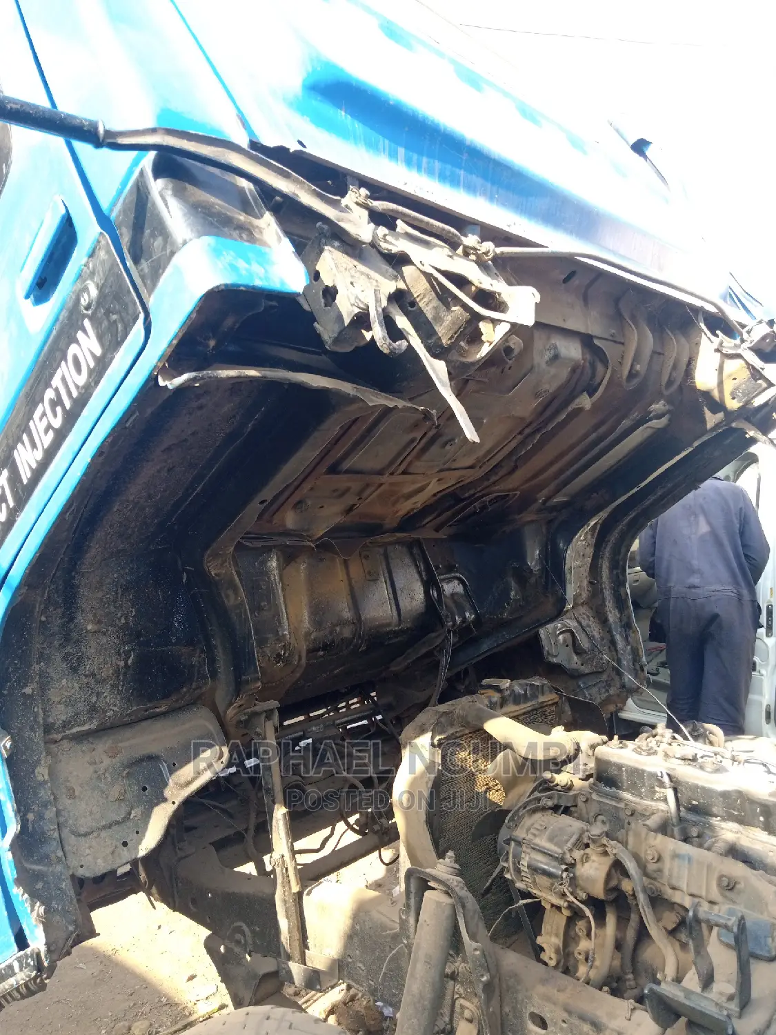 A Isuzu Elf 3.3 Canter