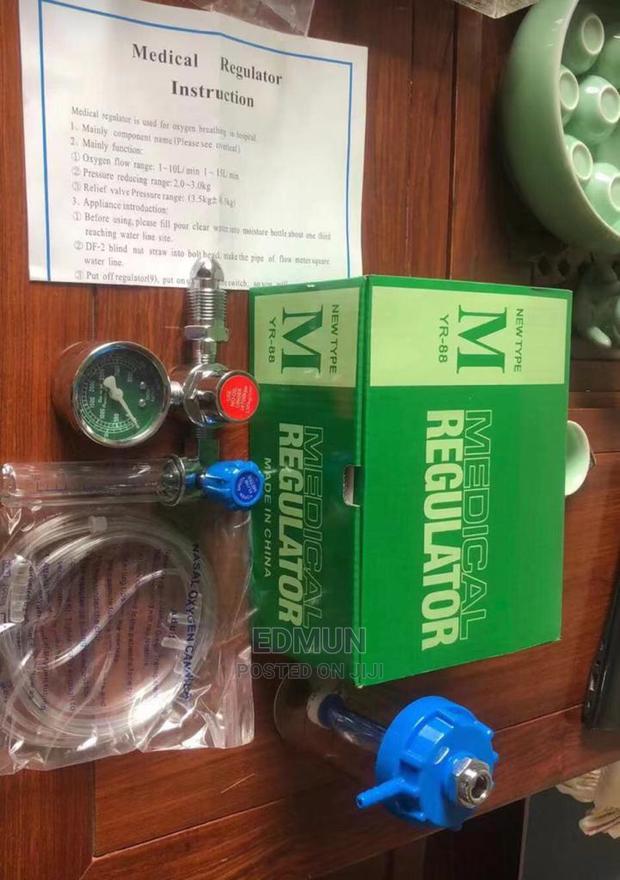 Medical Oxygen Regulator-Humidifier, Flow Meter and Cannula - main view