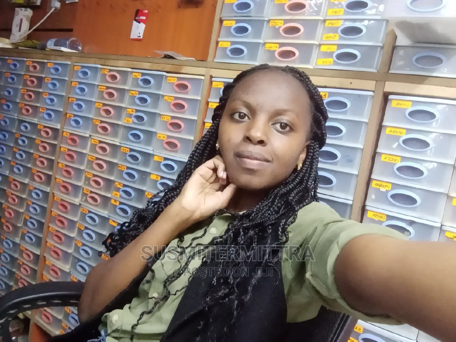 Cashier and Online Marketing
