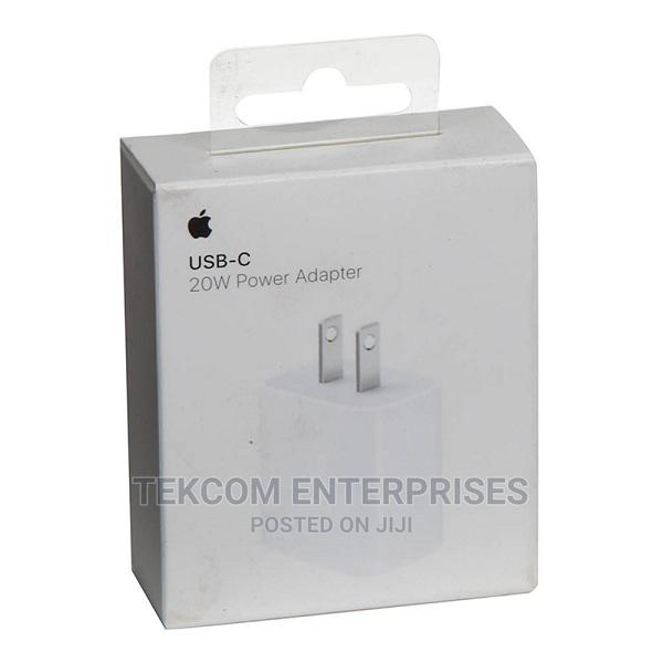 Apple 20W USB-C Power Adaptor - thumbnail 2