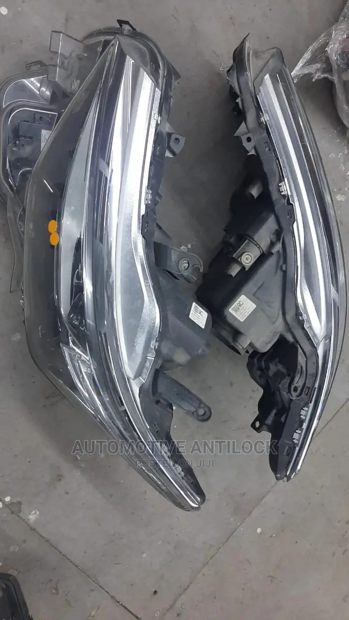 Auris 2015/2016 Headlights