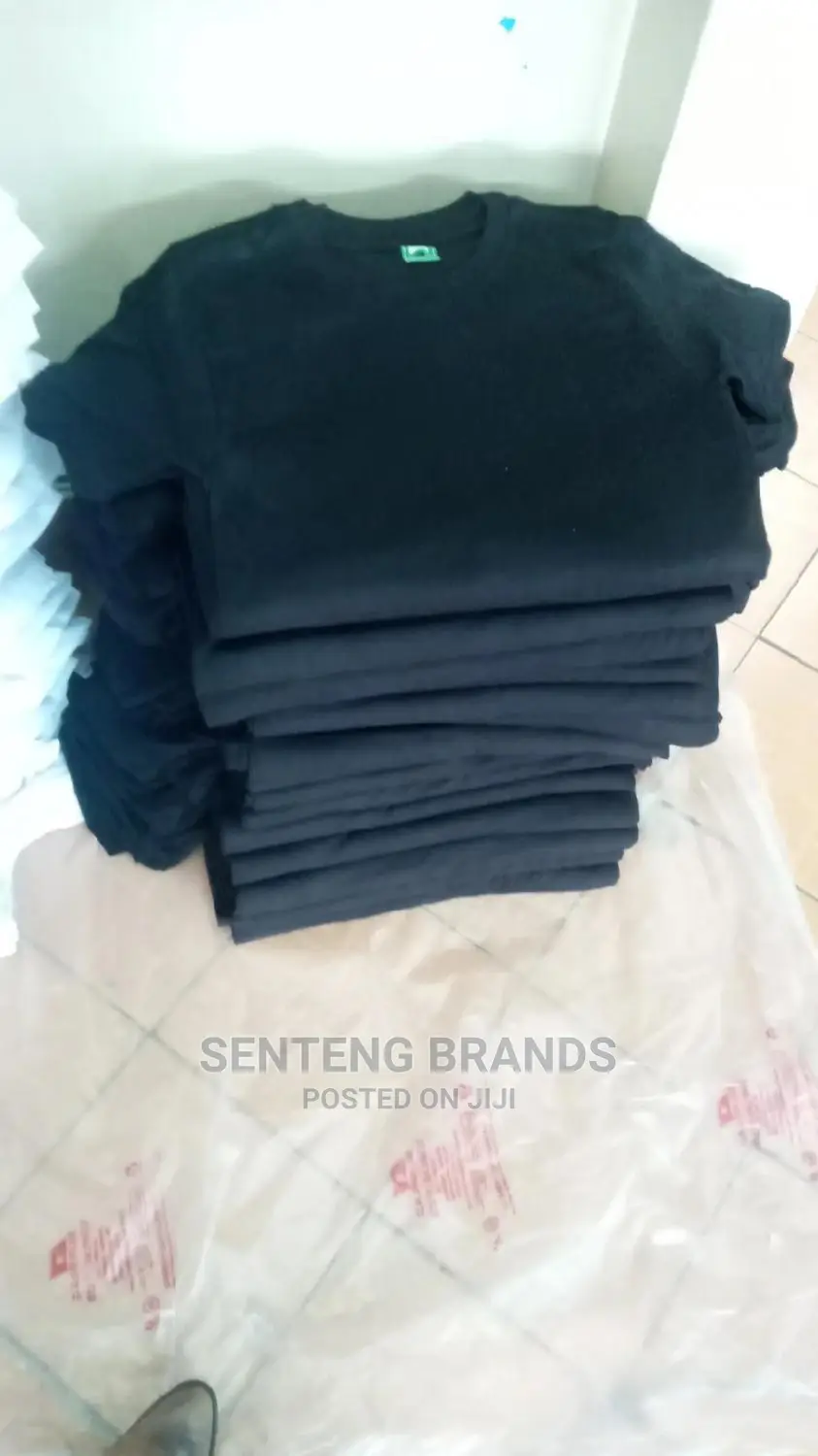 100% Pure Cotton Plain Tshirts. Round Neck All Colours
