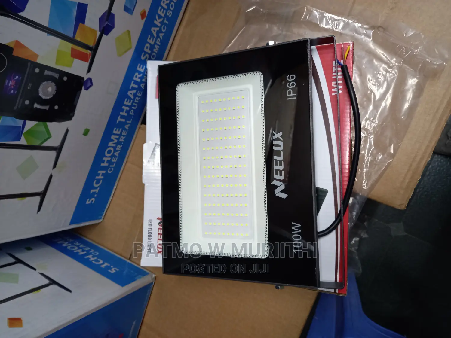 Nelux LED Flood Light