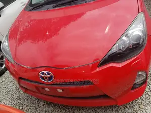 Toyota Aqua 2015 Red