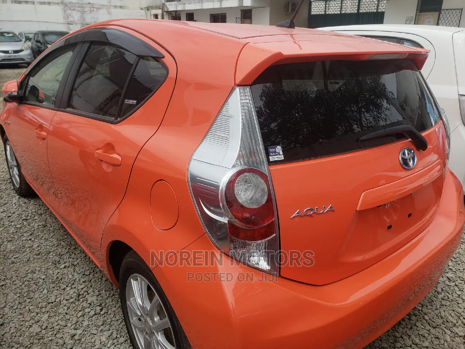Toyota Aqua 2015 Orange