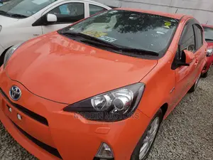 Toyota Aqua 2015 Orange