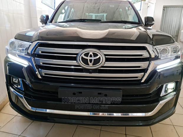 Toyota Land Cruiser 2017 Black - thumbnail 2