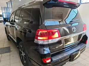 Toyota Land Cruiser 2017 Black
