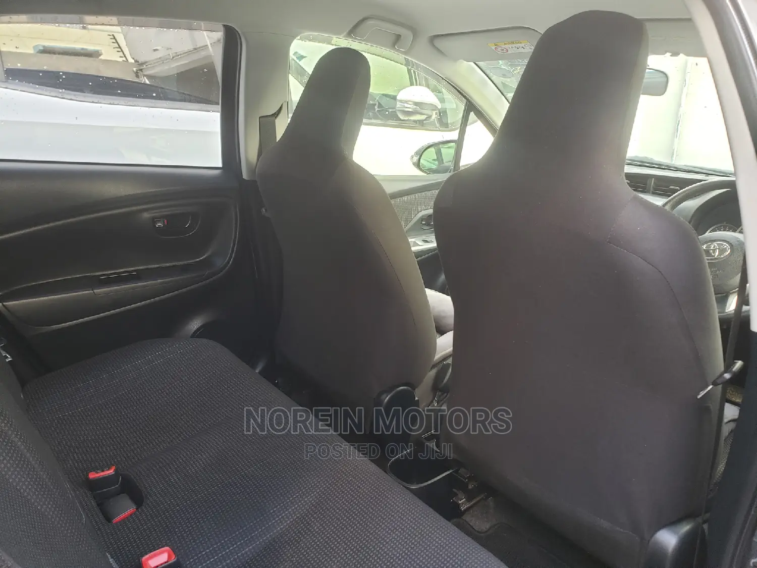 Toyota Vitz 2015 Gray