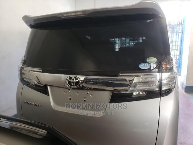 Toyota Vellfire 2015 Silver - thumbnail 4