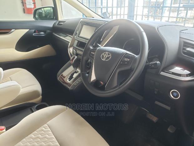 Toyota Vellfire 2015 Silver - thumbnail 9