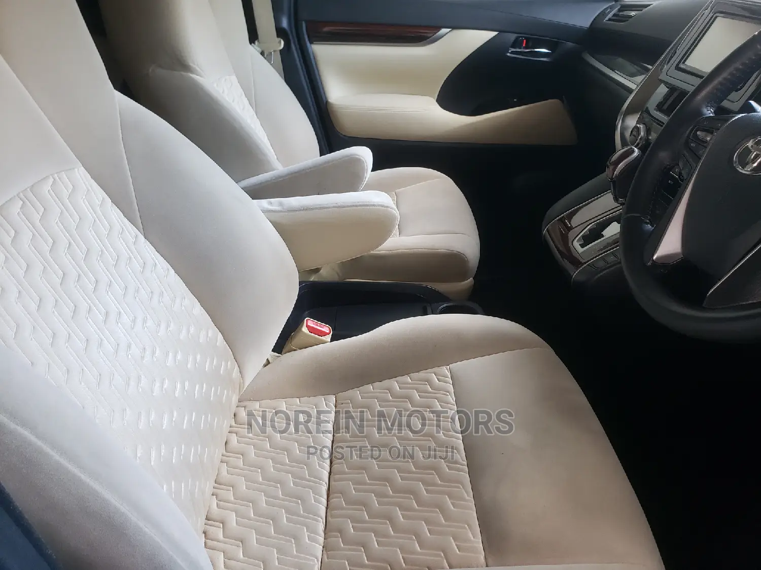 Toyota Vellfire 2015 Silver