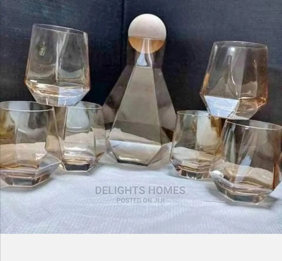 Golden 7pc Wine/Whisky Decanter