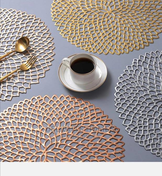 Classy Non ~ Woven Tablemats - thumbnail 2