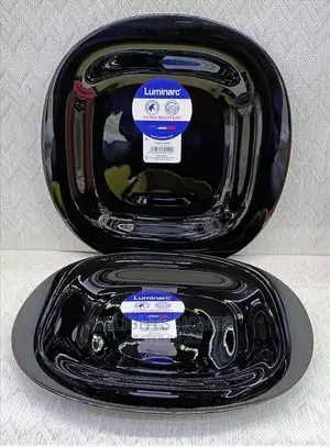 10.5inch Carine Black Luminarc Plate
