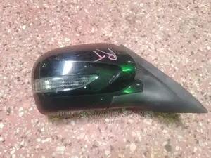 Subaru Forester 2010 Side Mirror Assembly With Blinker