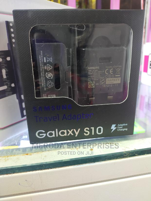 Galaxy S10 Charger - main view