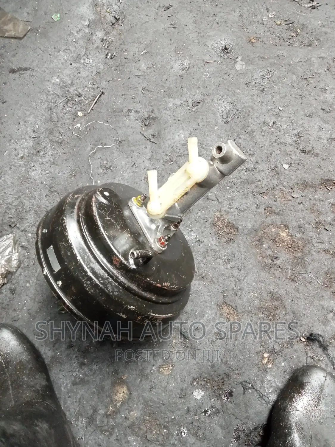 Brake Booster and Master Cylinder Toyota Ipsum