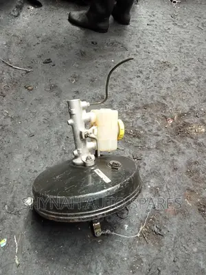 Brake Booster and Master Cylinder Nissan B15