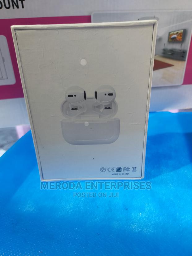 Pro 5s Earpods With Wireless Charging Case - thumbnail 3