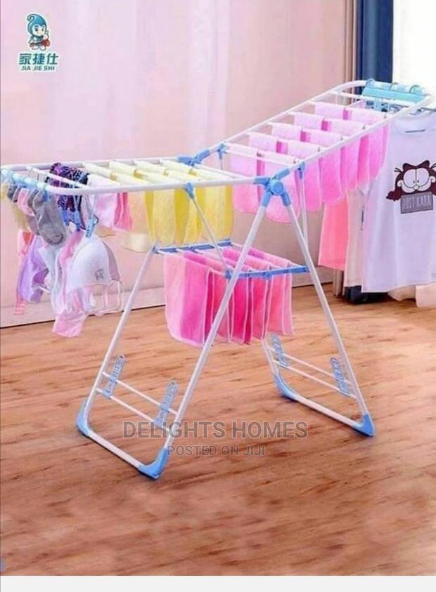 Portable Clothes Hanging Rack*