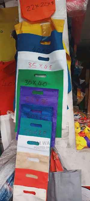D-Cut Non Woven Bags in Wholesale Price, Printing Also