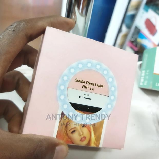 Clip Small Selfie Ring Light for Phones - thumbnail 4