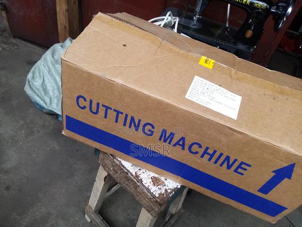 Freehand Commercial Straight Fabric Cutting Machine. - thumbnail 2