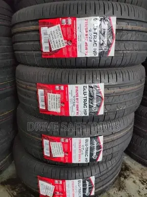 215/55 R17 Armstrong Tyre Made in China