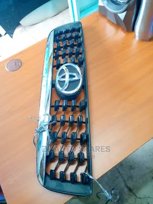Toyota Rush 2010 Grill