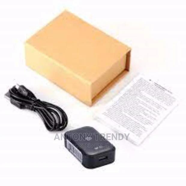 Available Real-Time Vehicle GF-21 Motorcycle GSM GPS Tracker - main view