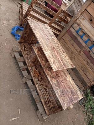 Tv Stand Pallets - thumbnail 2