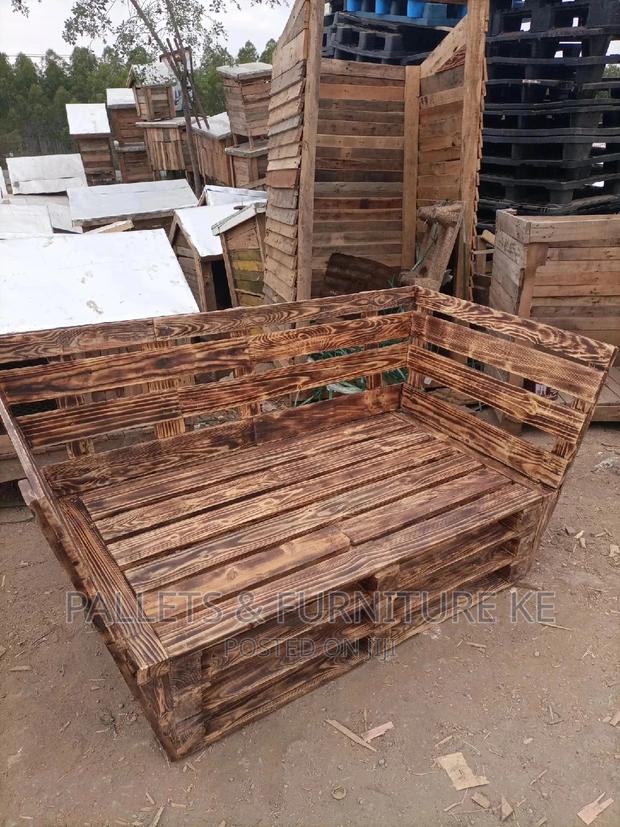 Pallet Sofa - thumbnail 2