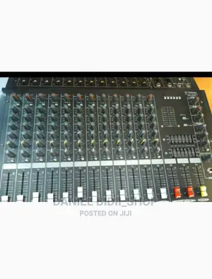 Yamaha Powered Mixer 12channel