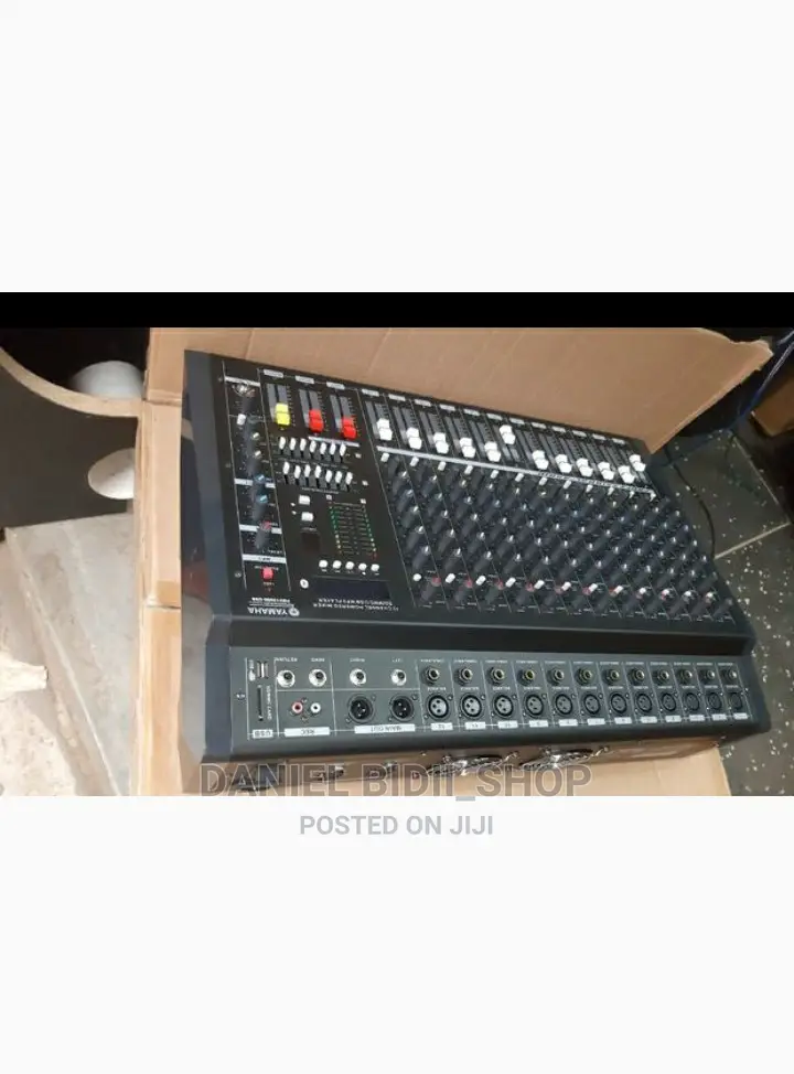 Yamaha Powered Mixer 12channel