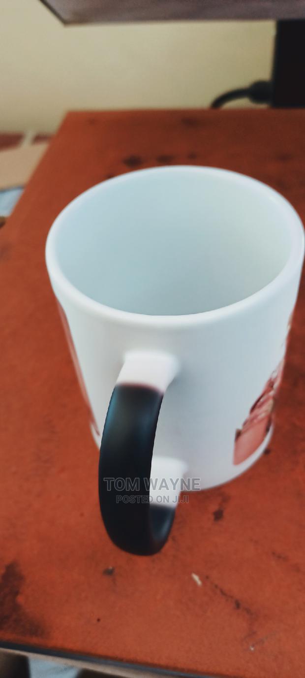 Magic Colour Changing Cup - thumbnail 2