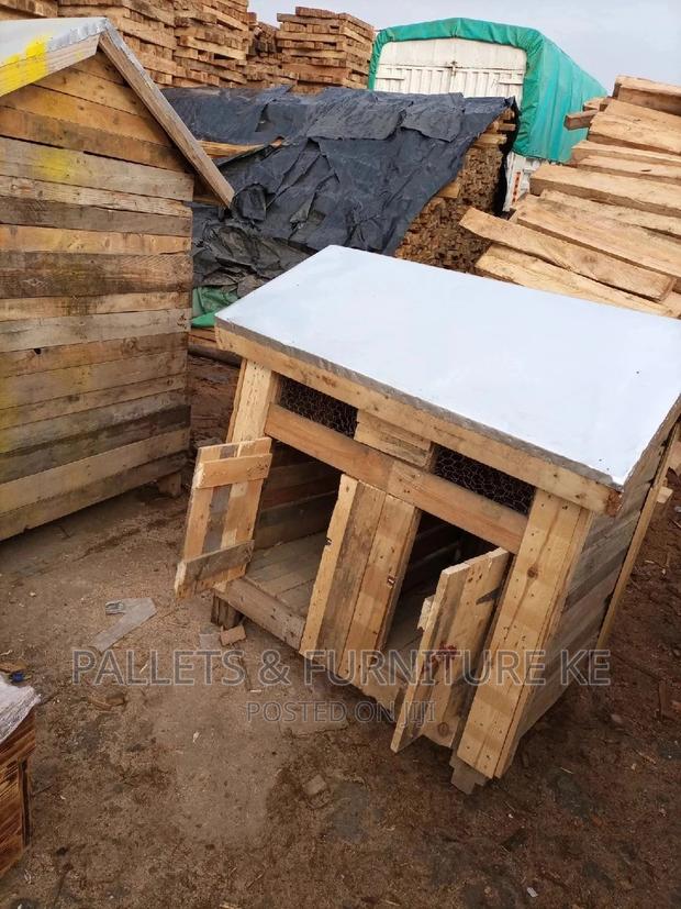 Spacious Dog House - thumbnail 3