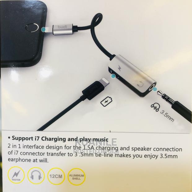 Lightning to 3.5mm Jack Pin With Lightning Connector - thumbnail 3