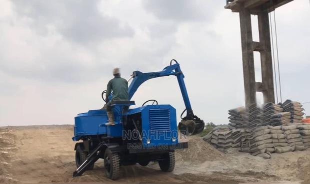 Mobile Multifunction Hydraulic Self Load Concrete Mixer - thumbnail 3