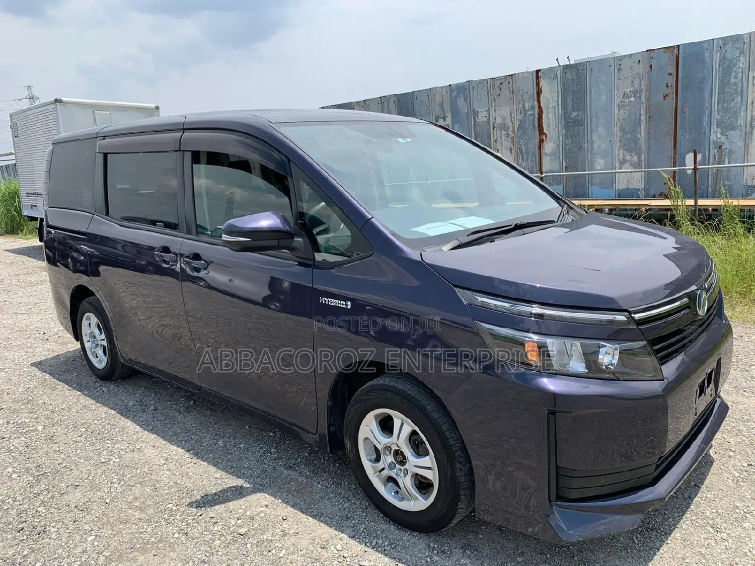 Toyota Voxy 2015 Purple