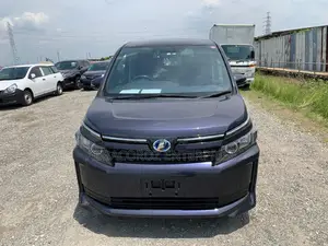 Toyota Voxy 2015 Purple